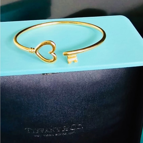 Tiffany & Co. Heart Key Bangle - Picture 1 of 5